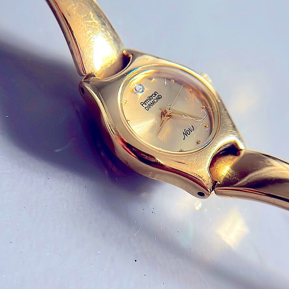 Armitron Now Gold Tone Ladies Bangle Bracelet Watch - Picture 2 of 15